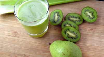 Pear-juice-with-kiwi-fruit